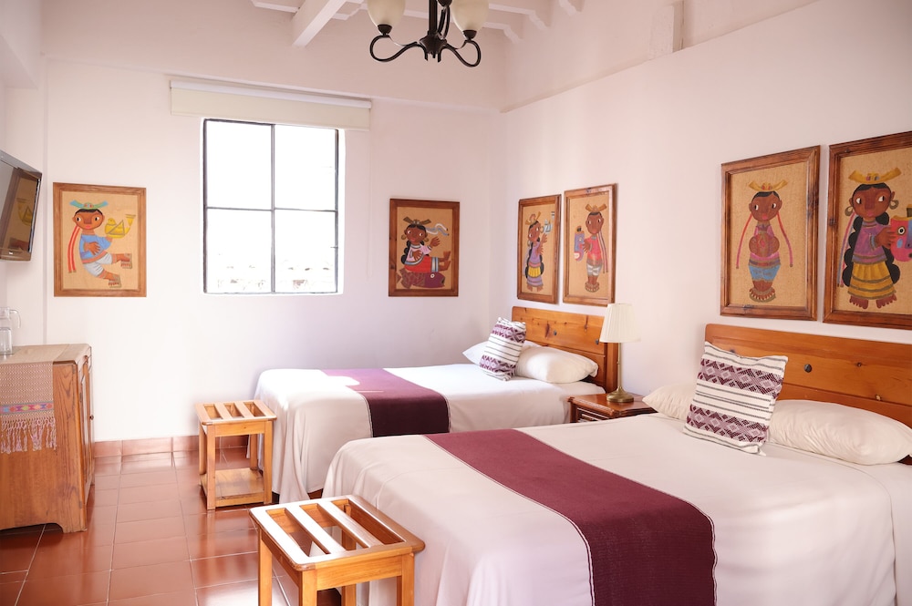 Hotel Los Arcos 31/65