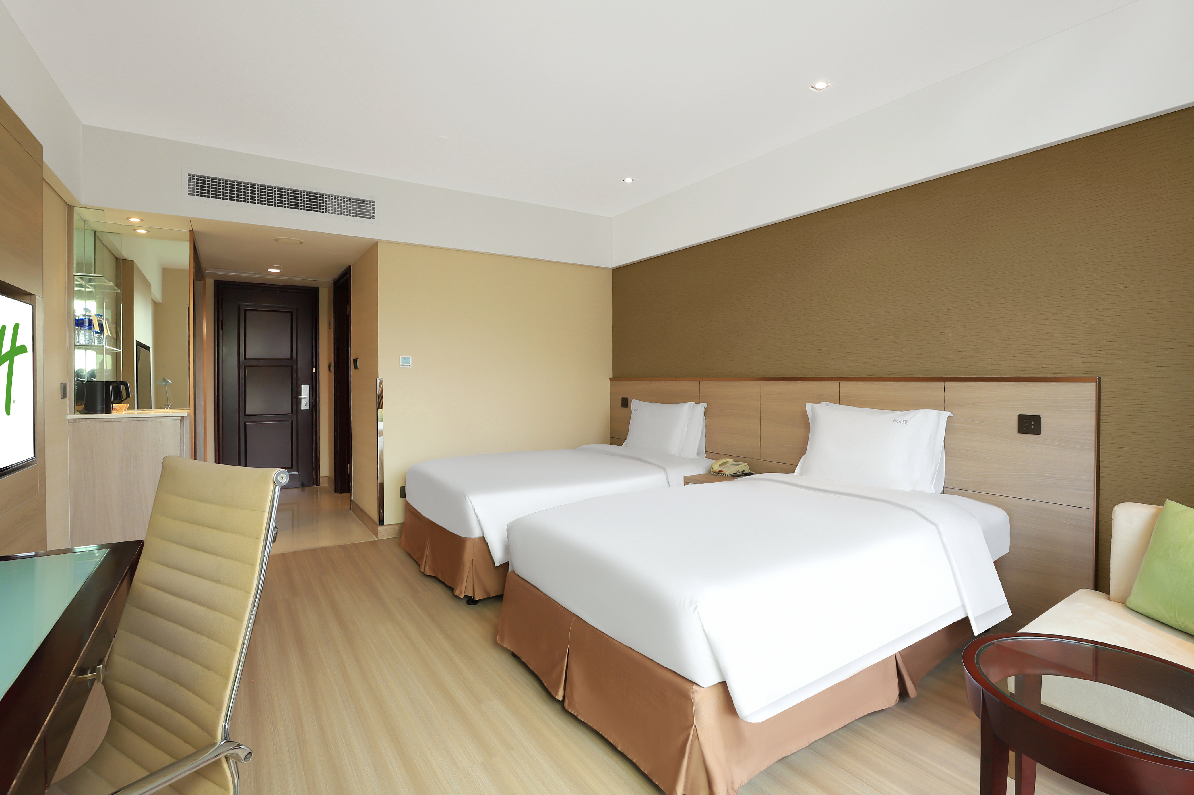 Holiday Inn Shanghai Pudong Nanpu 34/76