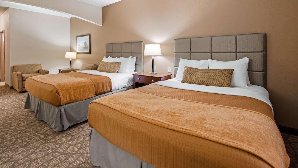 Best Western Plus Butterfield Inn 19/44