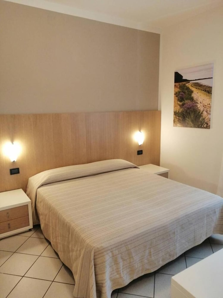 Hotel La Tavernetta 22/77