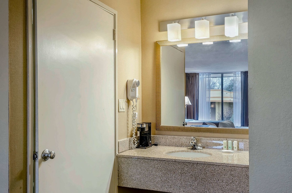 Quality Inn University Area Troy, AL 21/41
