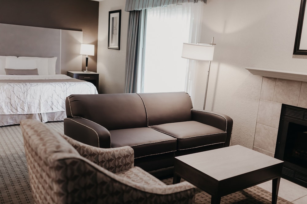 Eastland Suites Hotel & Conference Ctr, Trademark by Wyndham 40/69