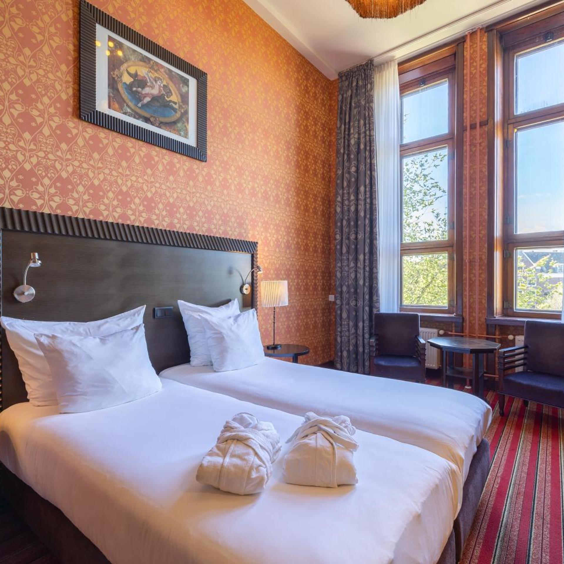 Deluxe, Single Bed, Canal View