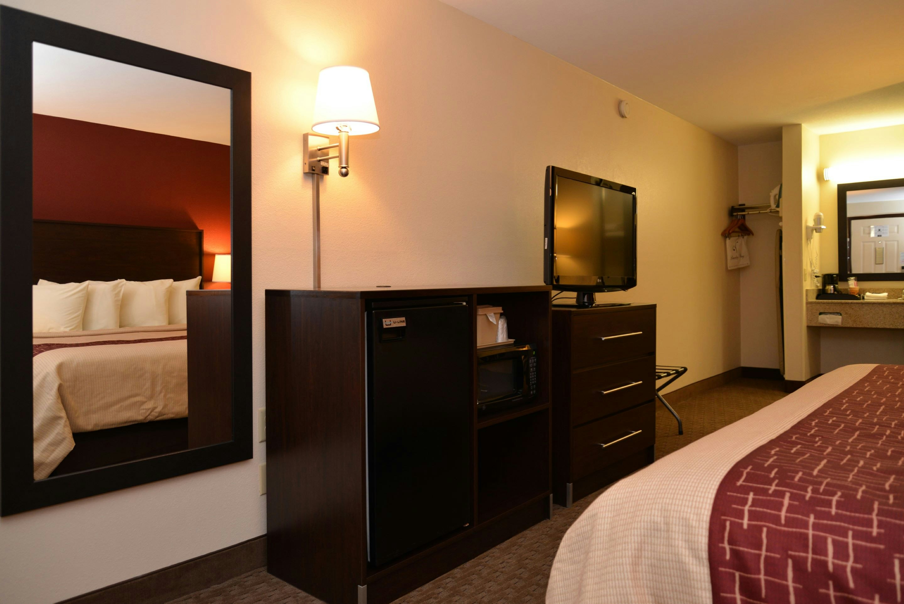 غرفة سوبيريور بسرير كينج لذوي الإعاقة، Red Roof Inn Cookeville - Tennessee Tech 5/6