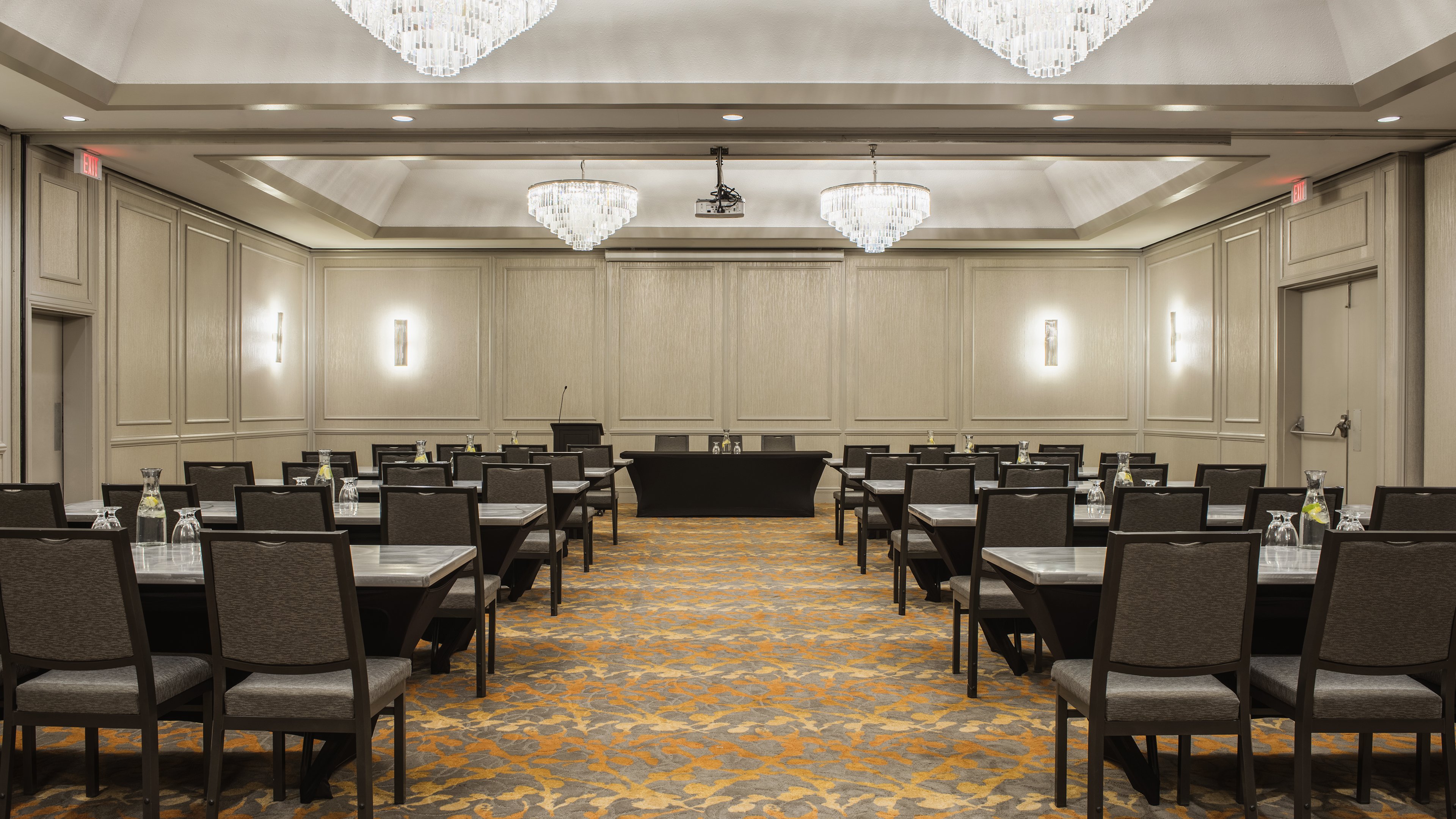 Holiday Inn Winnipeg South 68/81