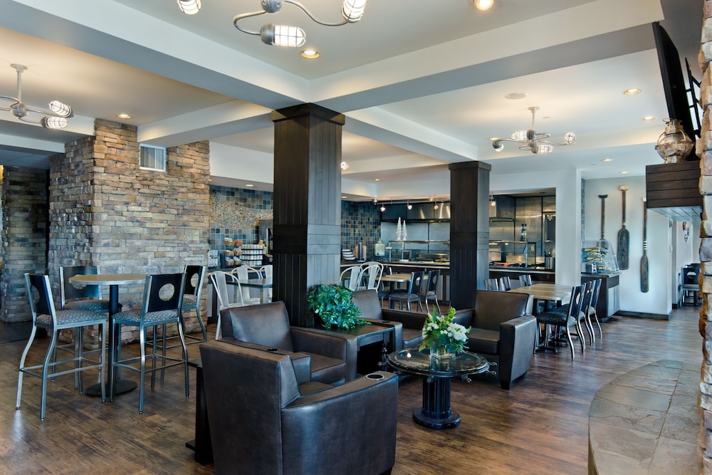 Oxford Suites Silverdale 47/59