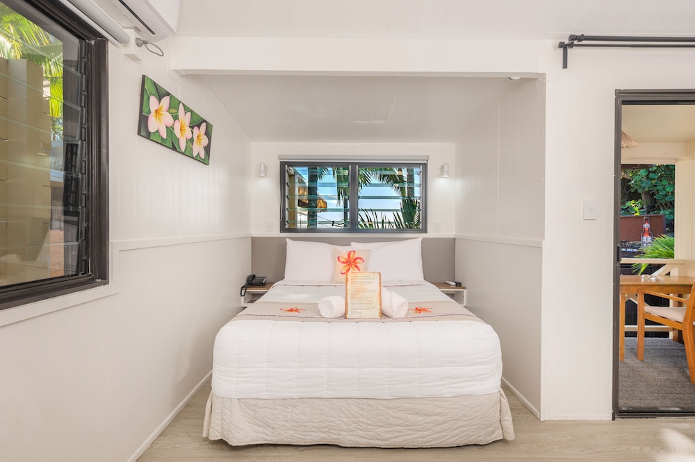 Castaway Resort 34/80