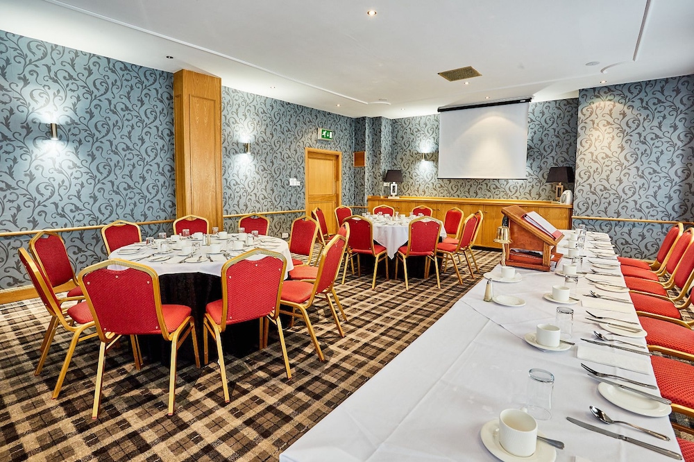 Abbotsford Hotel 16/26