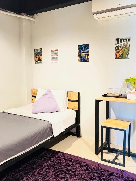 Room, Twin Beds