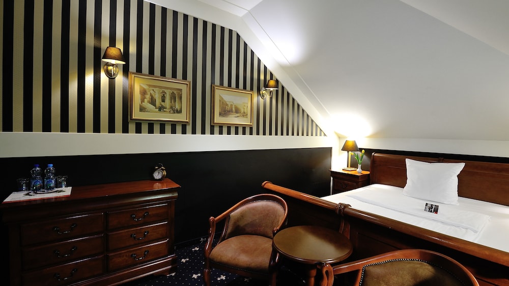 Hotel Diament Bella Notte Katowice Chorzow 25/72