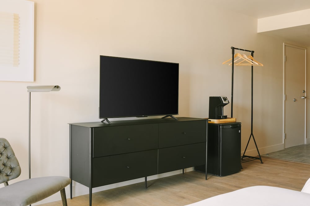 Hotel Solarena Newport Beach, a Dazzler Select by Wyndham 15/20