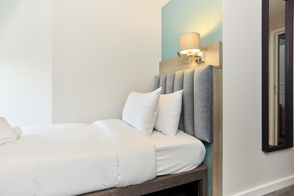 PRINCE WILLIAM HOTEL 38/55
