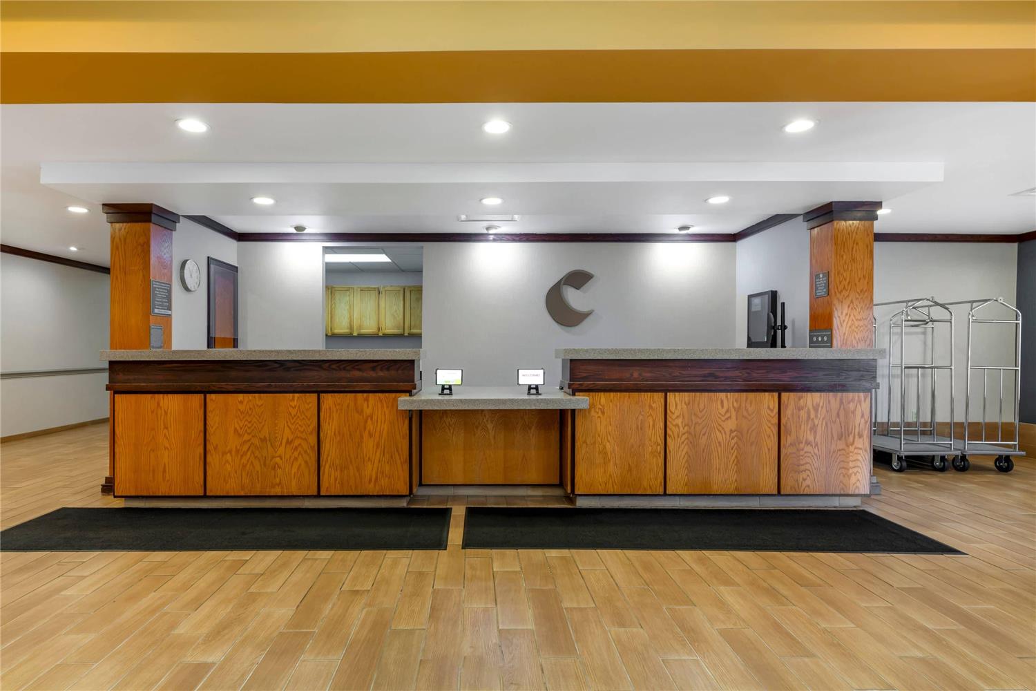 Comfort Inn and Suites Akron South 7/39