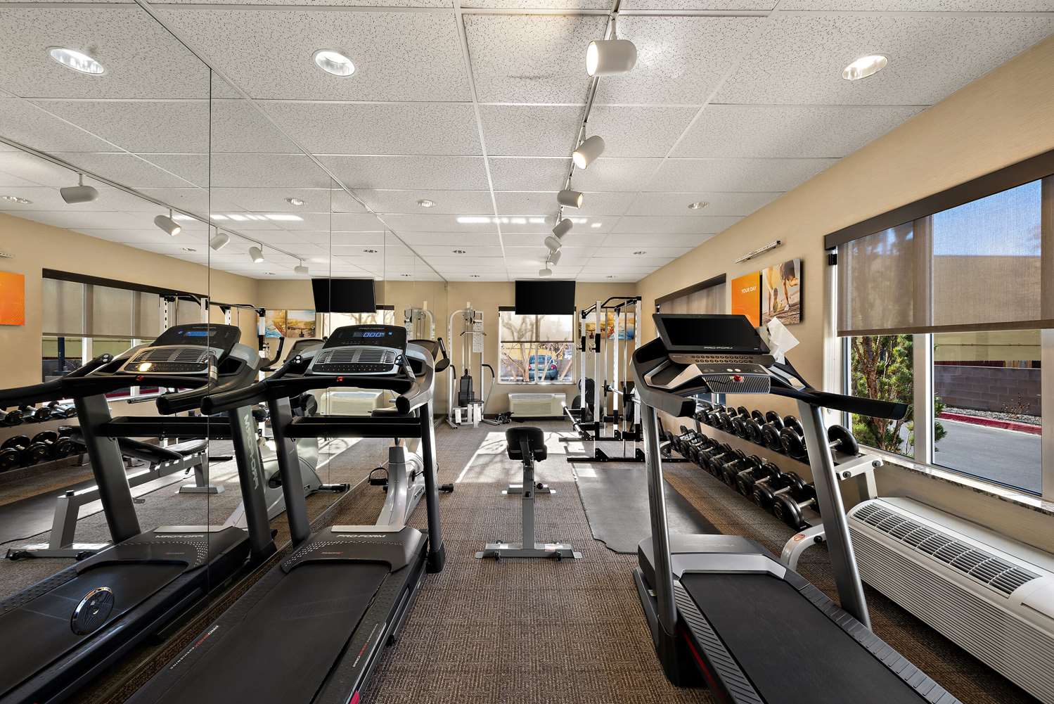 Comfort Inn & Suites Airport Convention Center 22/43
