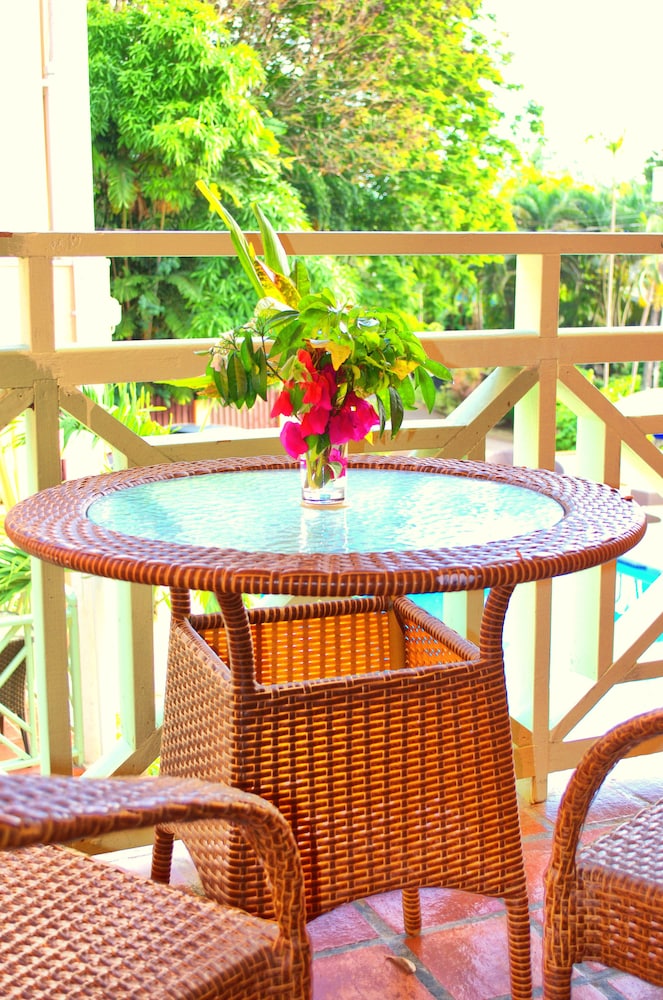 The Palms Resort 44/62
