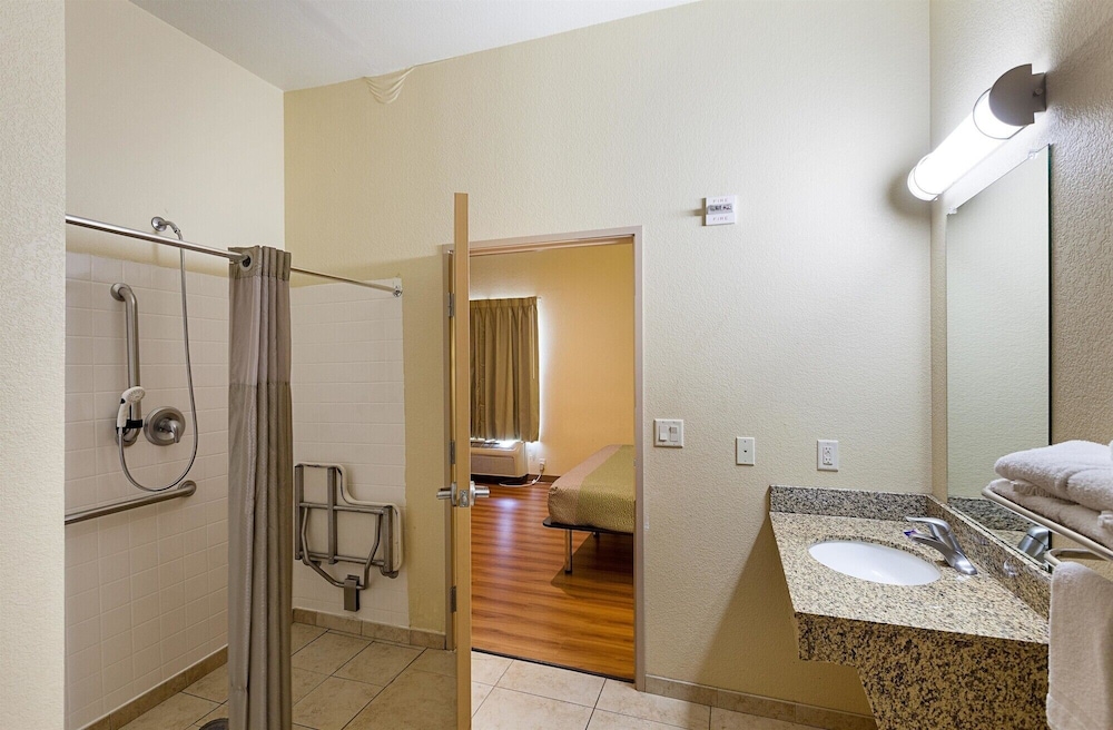 Motel6 Fort Worth, TX 42/43