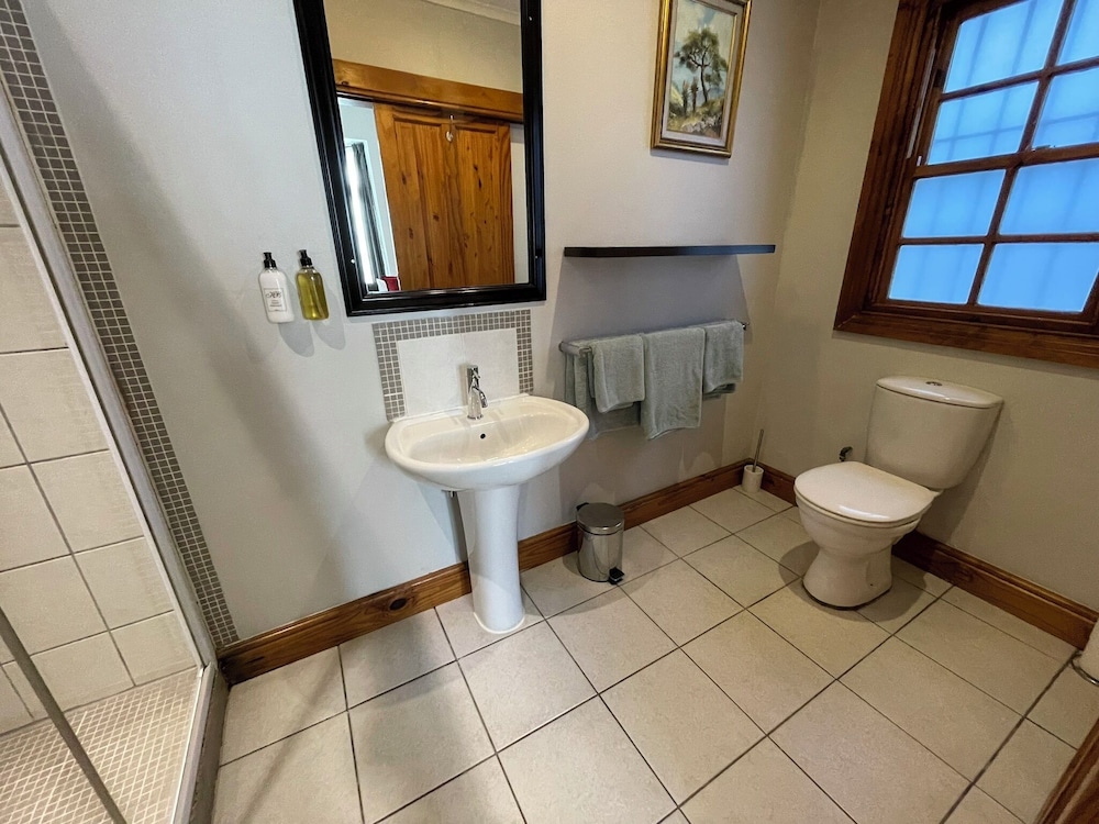 Standard, Triple, 3 Beds, Ashanti Guest House Gardens Hostel 9/10