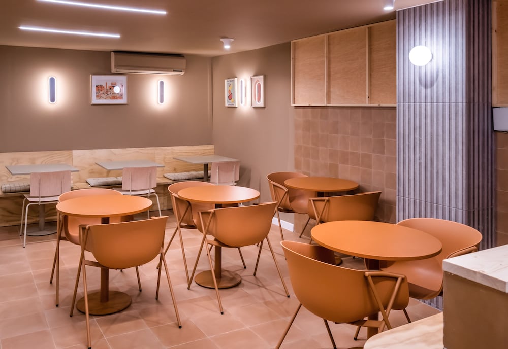 Latroupe Poblenou Beach 34/49