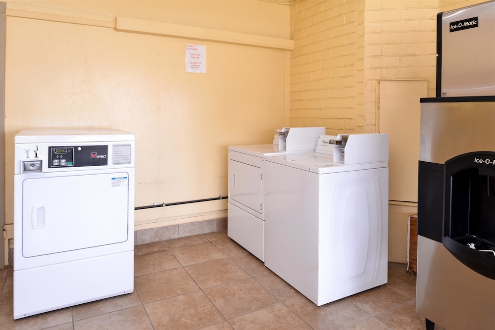 Americas Best Value Inn Ozona 14/22