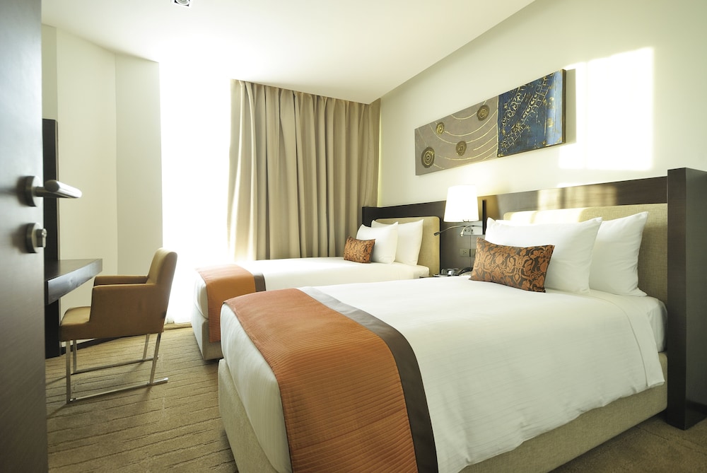 JC Kevin Sathorn Bangkok Hotel (ex. Anantara Sathorn Bangkok Hotel) 10/64
