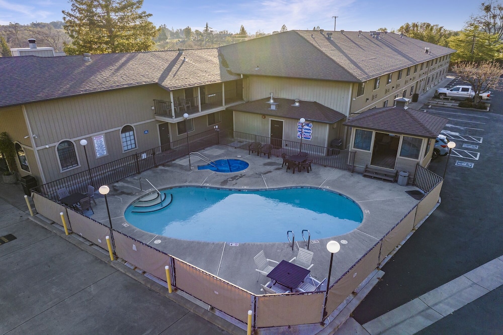 Aladdin Inn 25/59