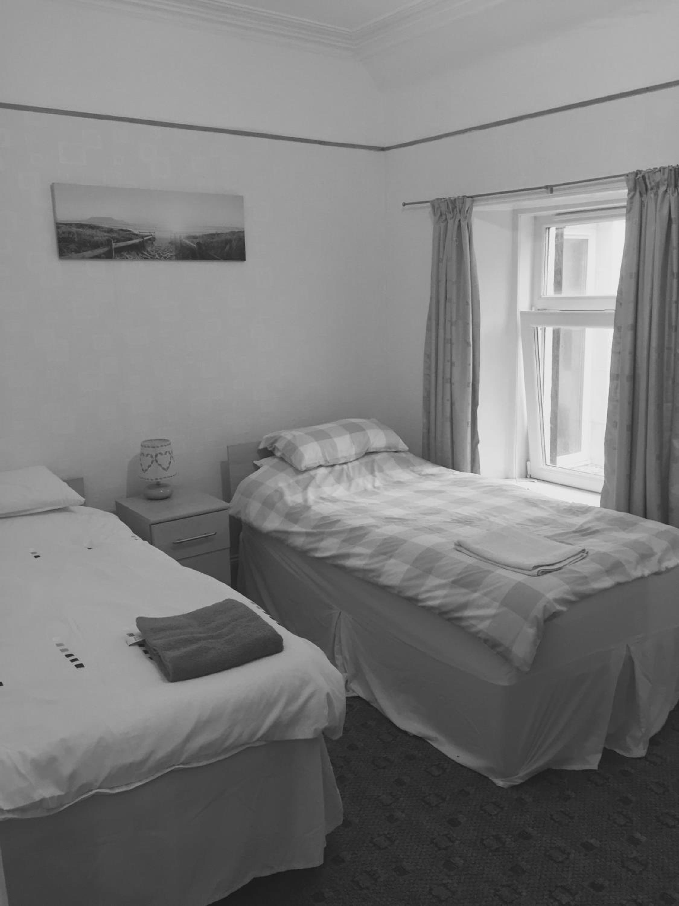 Grant Arms Hotel 7/50