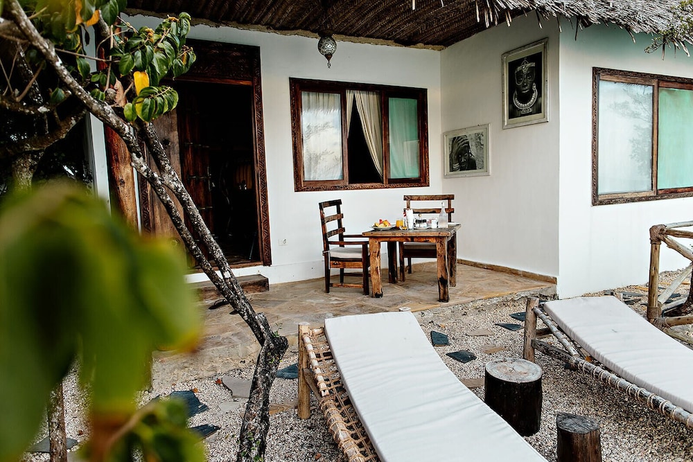 The Island Pongwe Lodge 35/59