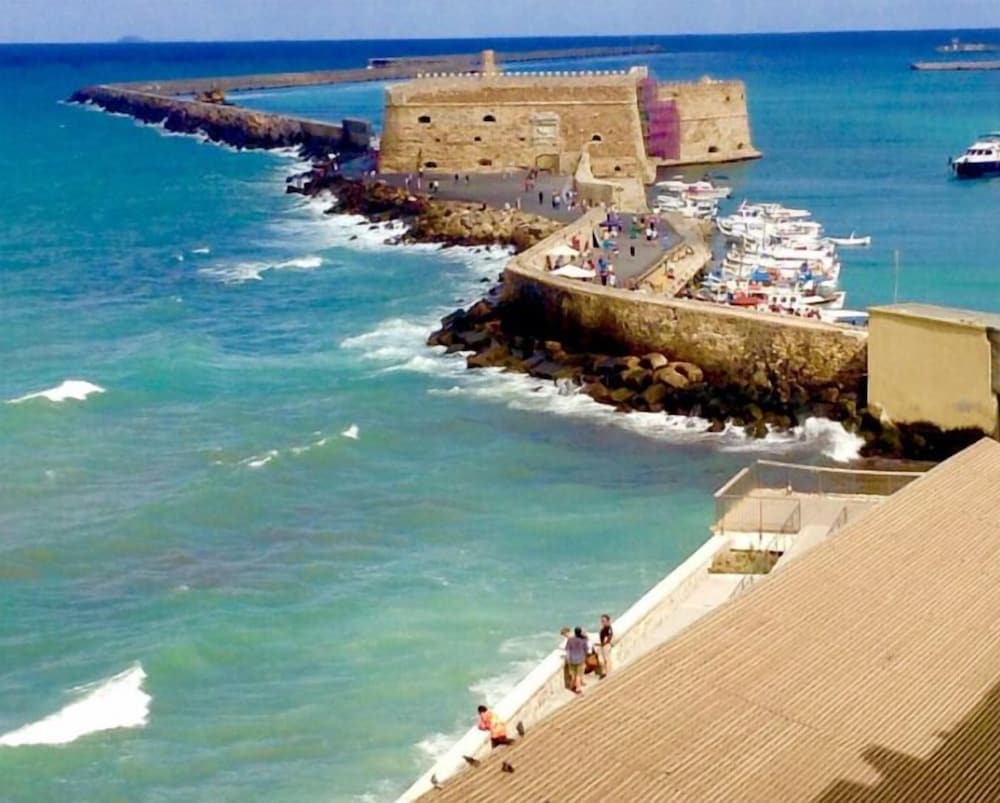 Heraklion Old Port Apartments 36/48