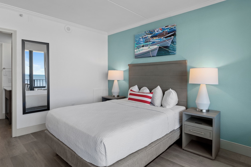 Schooner, Mini, Deluxe, Suite, 2 Queen Beds, Ocean Front