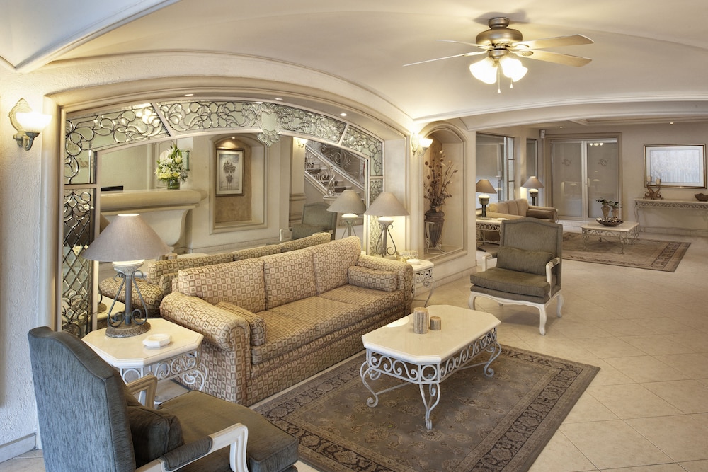 HOTEL AND SUITES QUINTA MAGNA 18/34