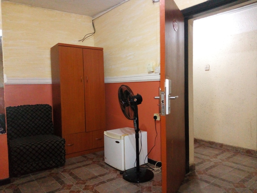 Maitama Guest House 25/26