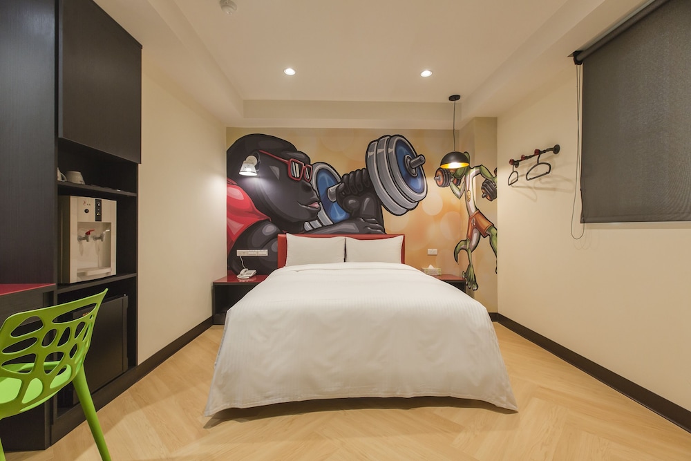The Young Hotel Taoyuan 12/32