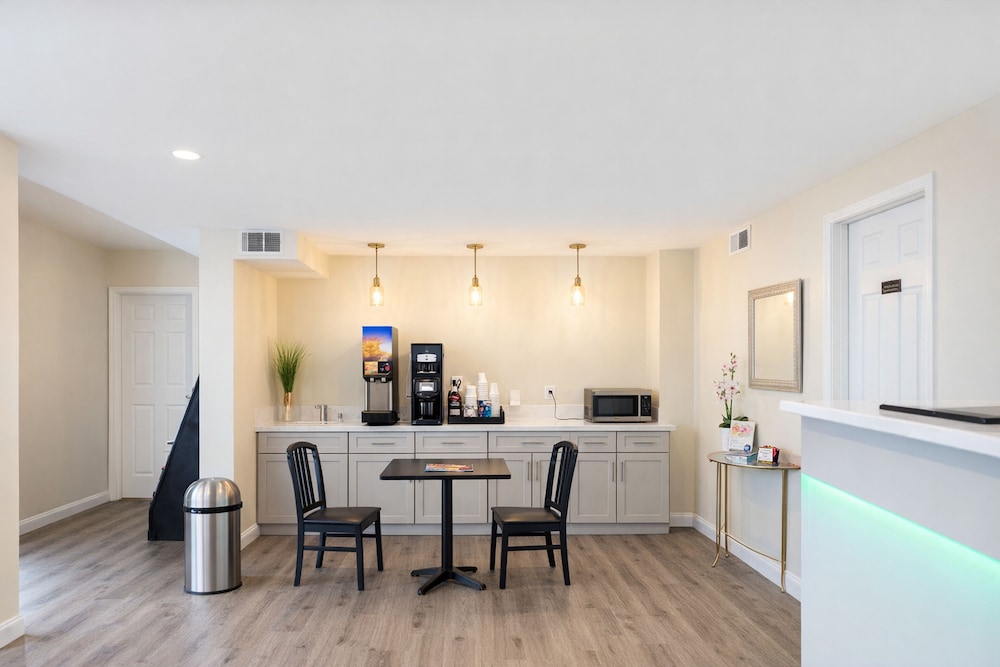 Antioch Quarters Inn and Suites 40/54