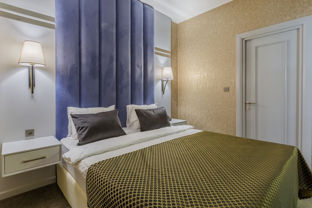 STANDARD, DOUBLE BED