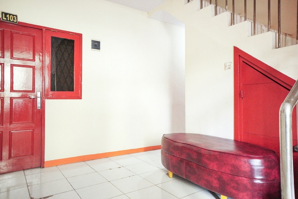 RedDoorz near Palembang Square Mall 2 9/23