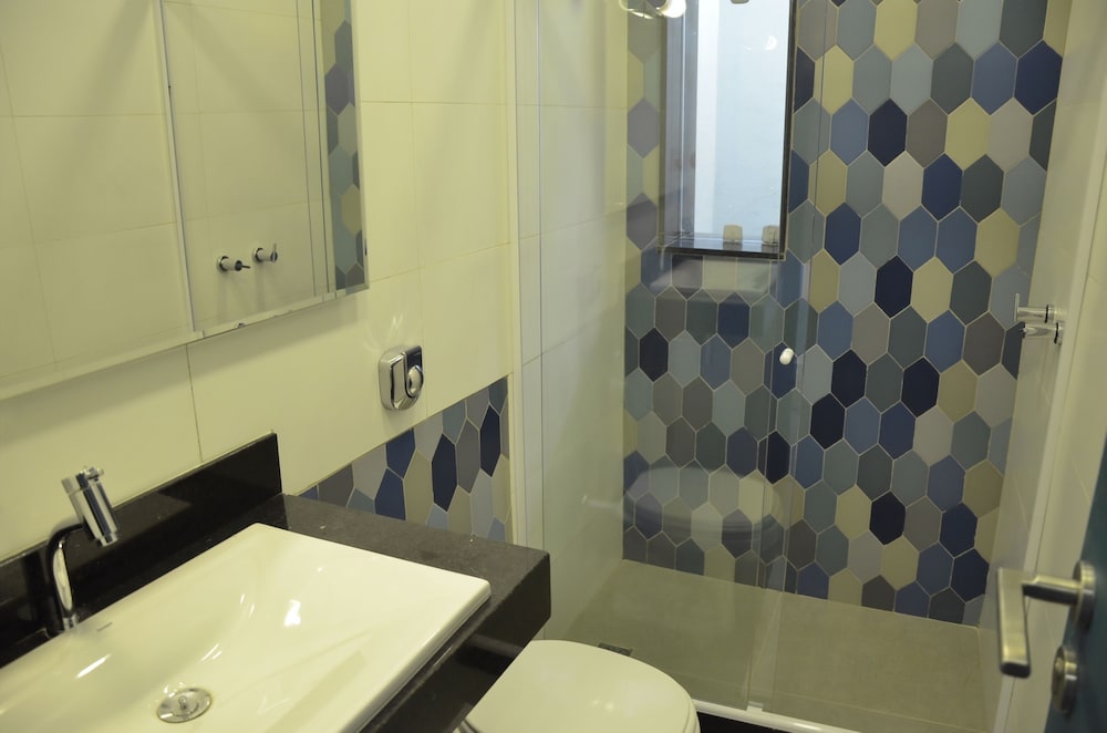 ICARAI SUITES 63/63