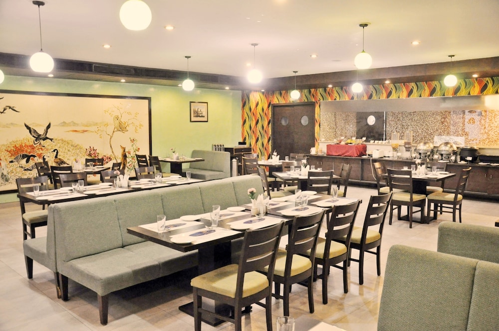 Hotel Clarks Collection Bhavnagar 38/50