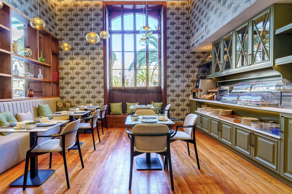 Boutique Hotel Cordial Plaza Mayor de Santa Ana 42/57