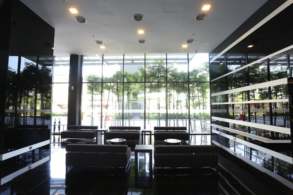 e.City Hotel at OneCity 23/43