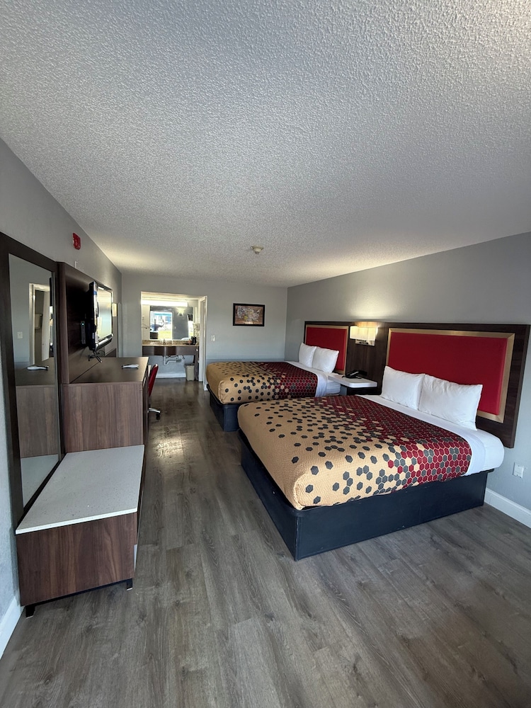 غرفة قياسية بسريرين كوين، Econo Lodge Ruther Glen 6/9