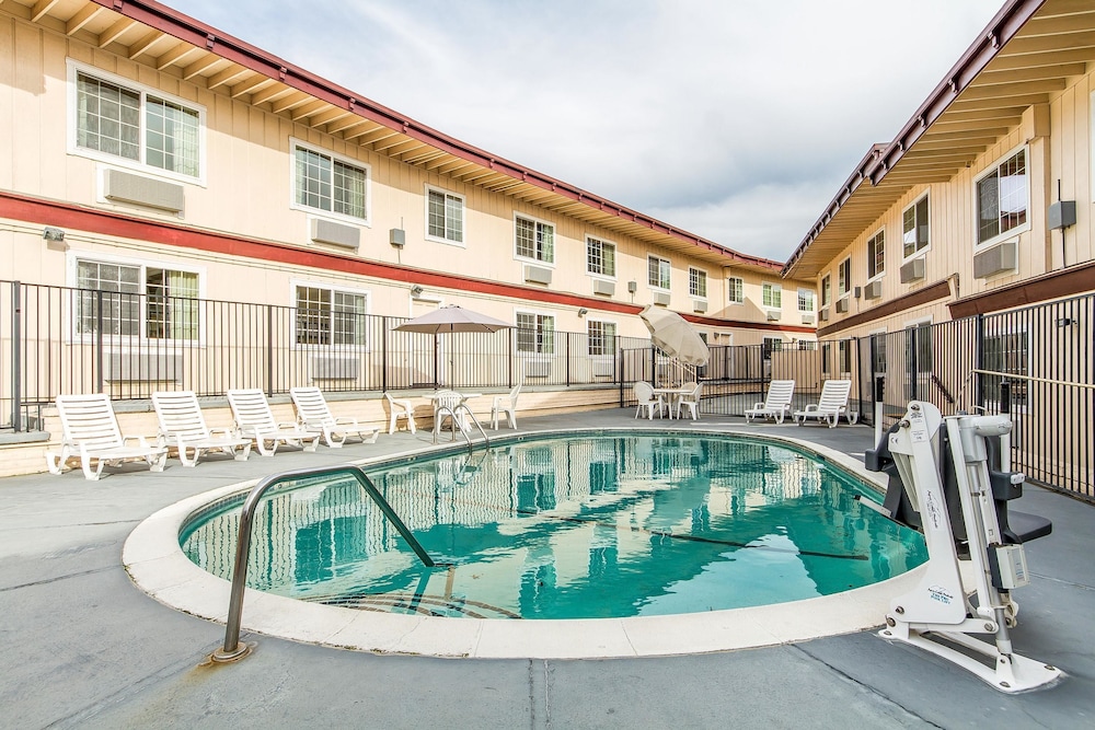 Rodeway Inn Auburn, CA 7/41