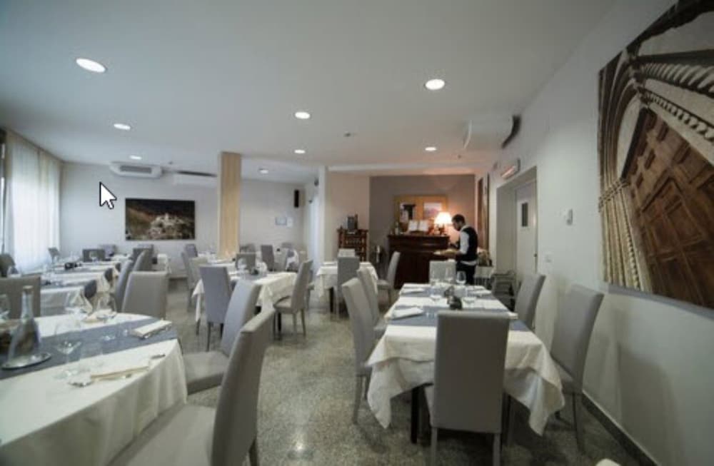 Hotel Delle Rose 38/45