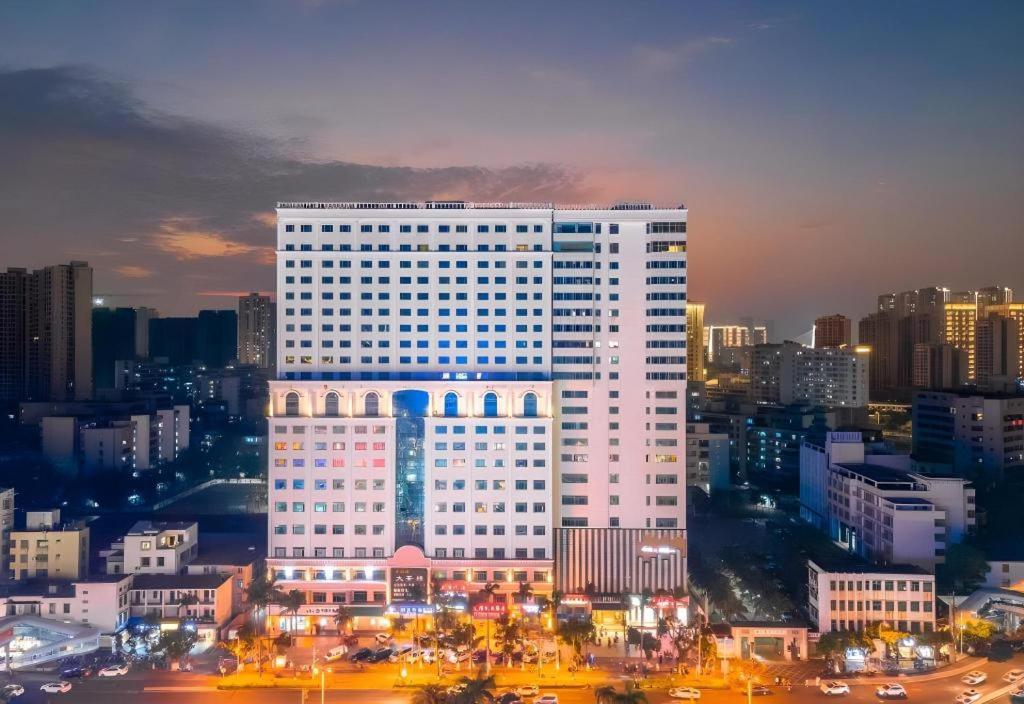 Sun City Hotel 4/50
