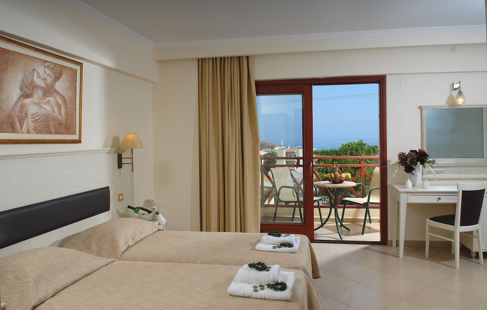 Cactus Beach Hotel 42/70