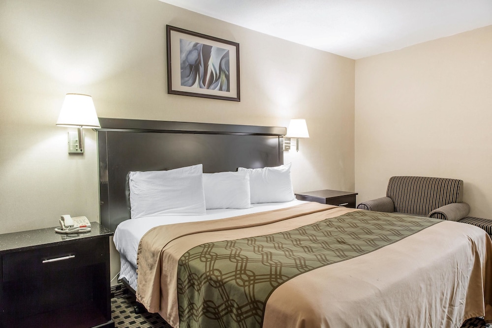 Econo Lodge West Haven 15/38