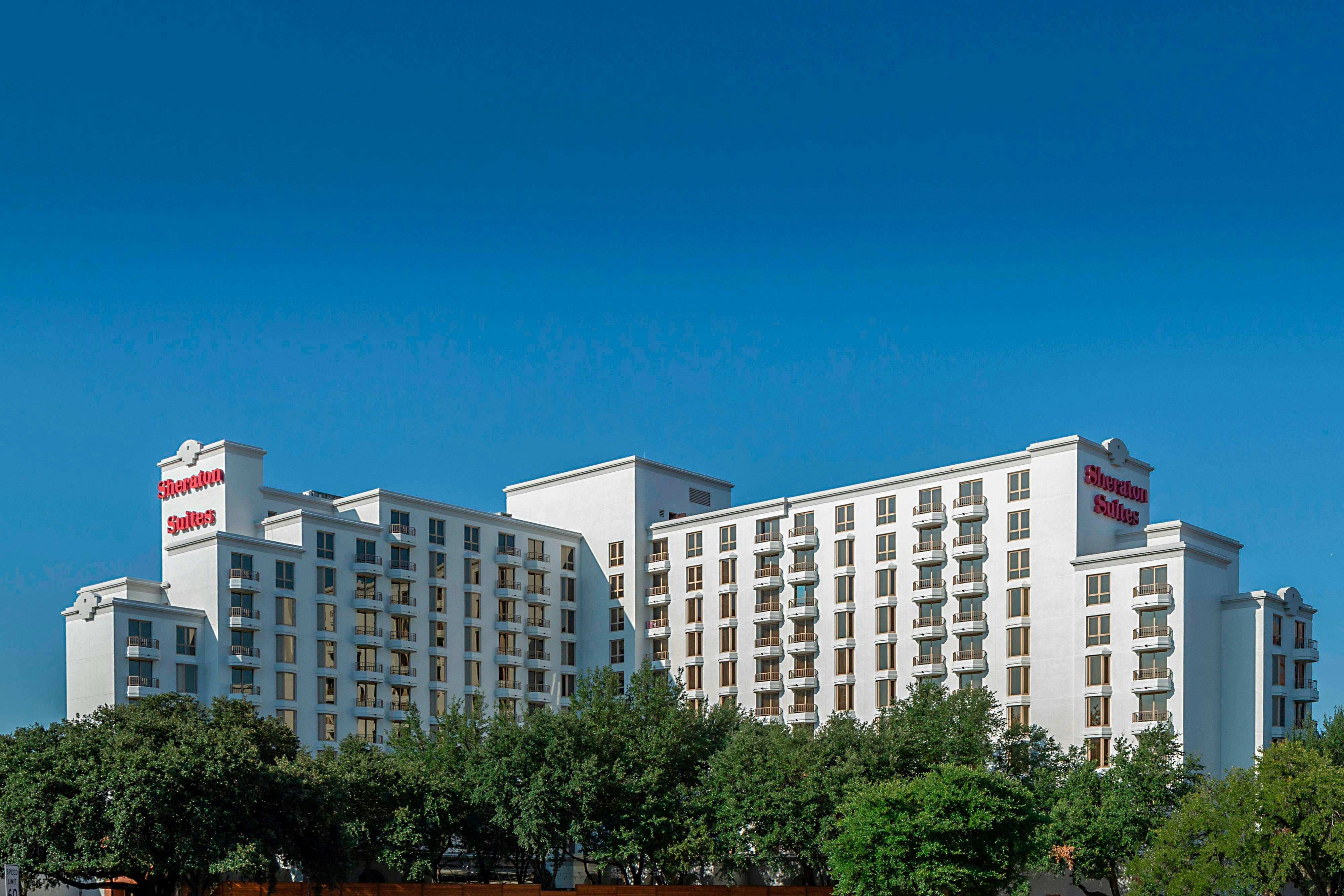 Sheraton Suites Market Center 2/49