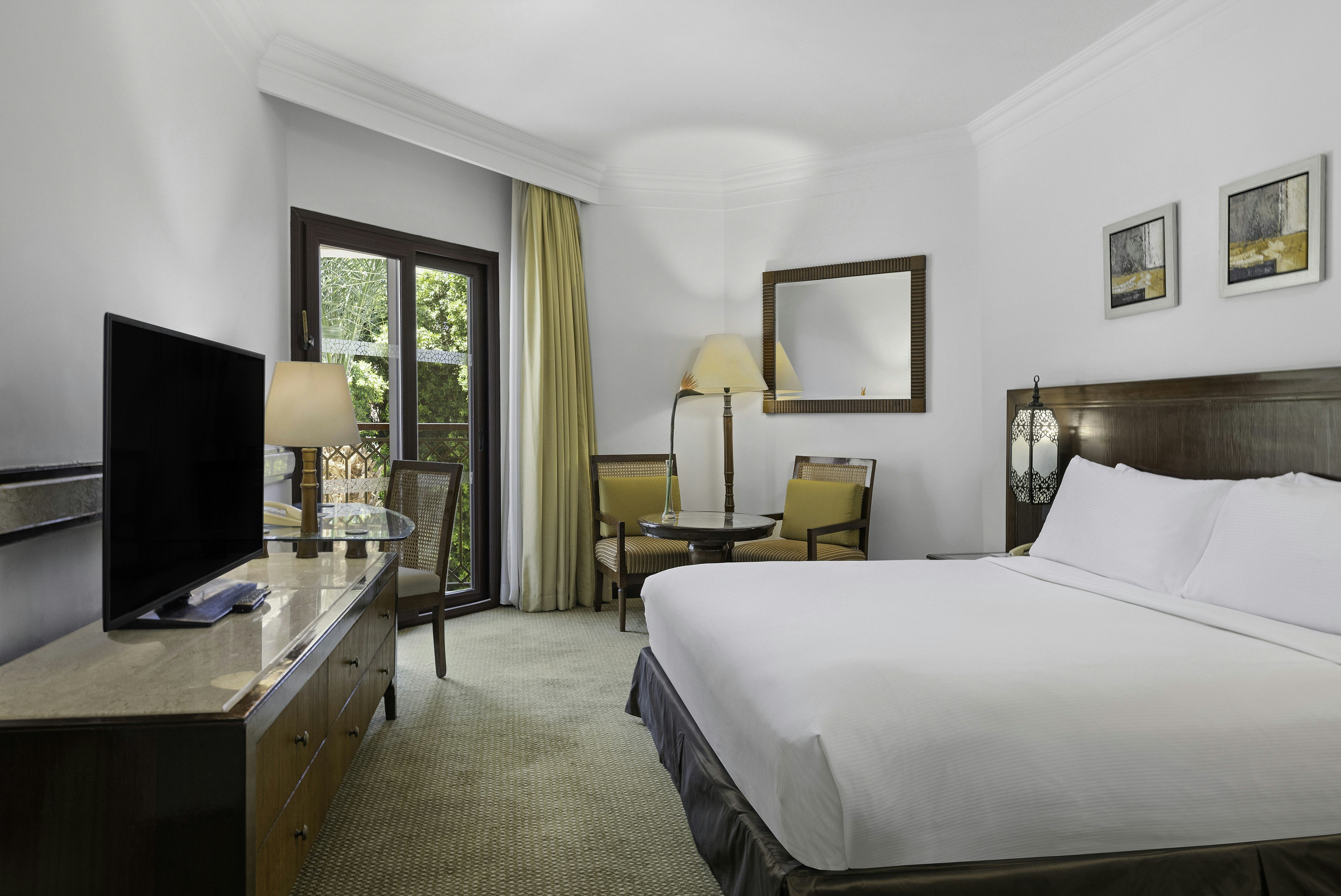 Hilton Luxor Resort and Spa 9/85