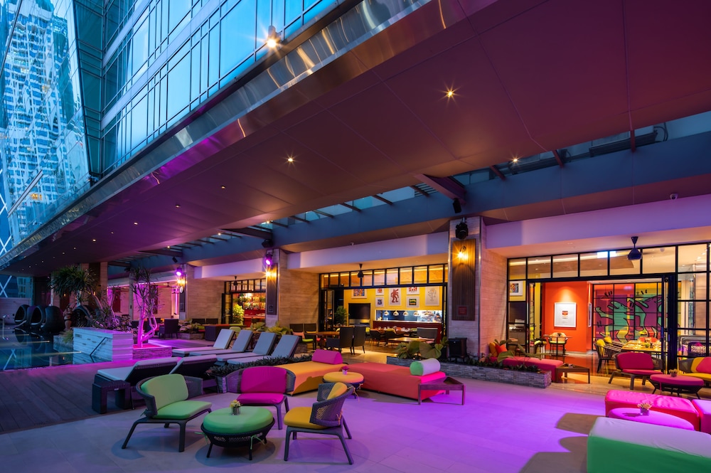 Eastin Grand Hotel Sathorn 44/50