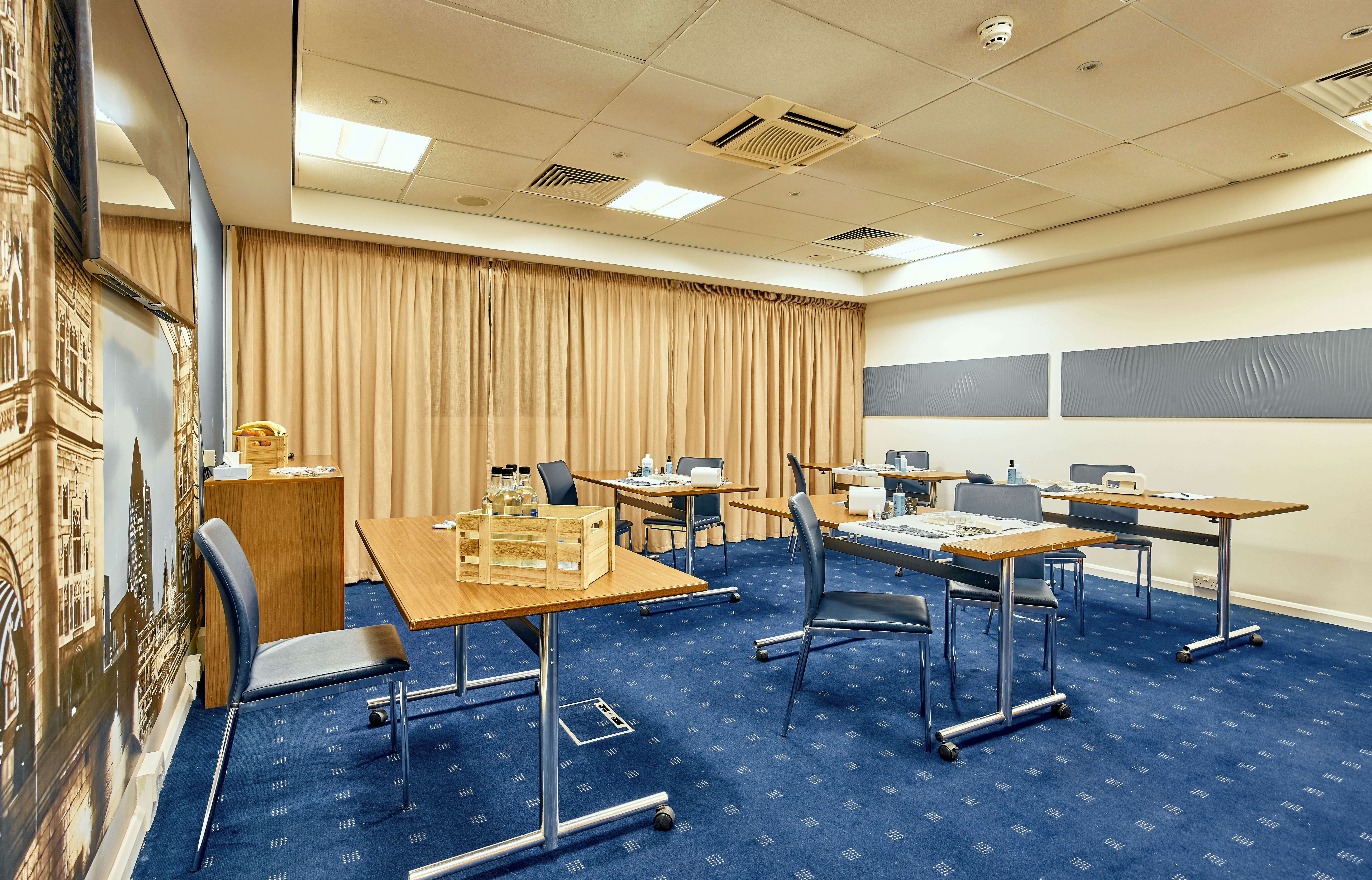 Holiday Inn Express London - Stratford by IHG 62/76