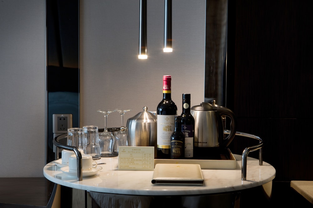 DeRUCCI Hotel 26/65